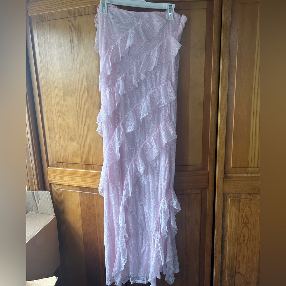 Elegant Pink Lace Ruffle Dress